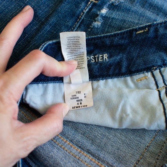 AE Hipster flare stretch dark wash Size 4R - Picture 10 of 17